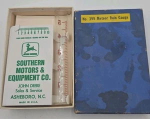 Vintage John Deere No 399 Meteor Regenmessgerät Southern Motors Asheboro NC - Bild 1 von 4