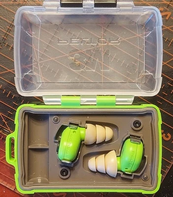 3M PELTOR Electronic Earplug EEP-100 – Rechargeable Hearing Protection w/Case - Image 1 of 4