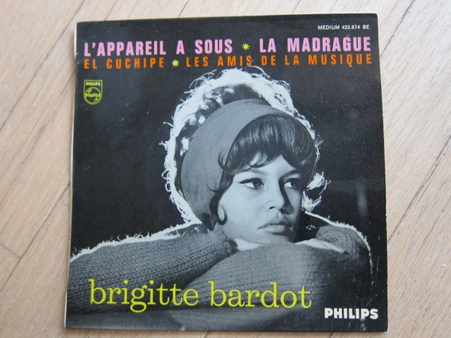 BRIGITTE BARDOT L'Appareil A Sous Serge Gainsbourg French EP - Image 1 of 1