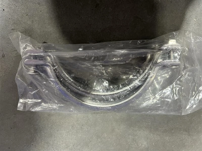 Abrazadera de carcasa de membrana Ss de 4" Foto 1 de 1