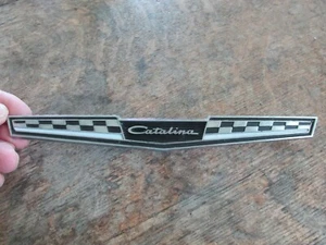 ORIGINAL FENDER EMBLEM  FOR 1965 PONTIAC CATALINA - Picture 1 of 8