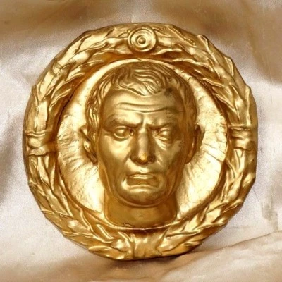 Римский император Цезарь Имаго изображение золотой стандарт знак signa signifer в холодном литье - Изображение 1 из 4