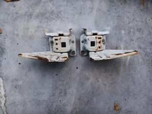 90-91 Honda CRX HF Front Bumper Reinforcement Bracket Mount Hanger - Picture 1 of 3