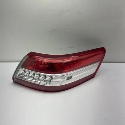 Luz trasera derecha del lado del pasajero Toyota Camry 2009-2011 OEM Foto 1 de 4