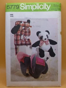 VTG 70s SIMPLICITY 5779 ELEPHANT+PANDA+DOG STUFFED TOY SEWING PATTERN - Picture 1 of 2