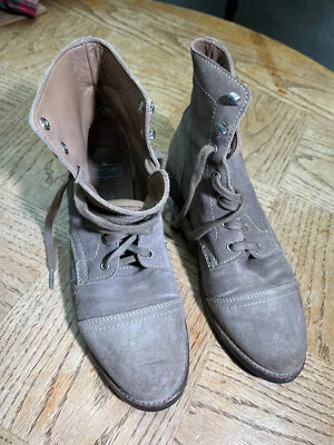 Botas Thursday Boot Co Taupe Captain Masculina Tamanho 8.5 Camurça Combate Deserto Excelente Estado Usado - Imagem 1 de 4