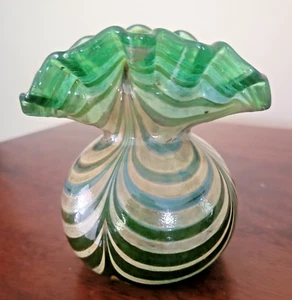 Art Glass Frilled Fan Top Vase# - Picture 1 of 11