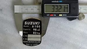 SUZUKI A100 Marco Datos PLACA ID TAG HEADTUBE '70S '80s Chasis Placa Original - Imagen 1 de 2