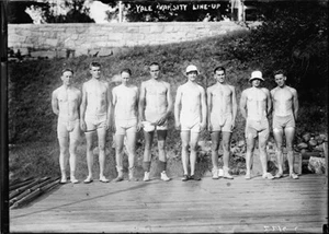 Yale Varsity Crew line-up Photograph - Vintage Photo from 1910 - Picture 1 of 1