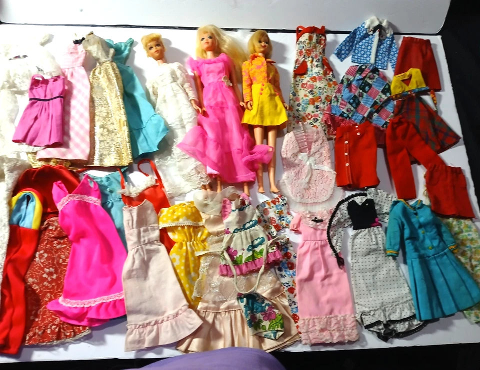 Lote Barbie Mod Años 60, P.J/Francie y Caseyand 40 piezas Ropa Foto 1 de 4