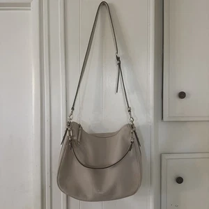 Kate Spade Mulberry Street Vivian Schultertasche - Warm Beige - Bild 1 von 24
