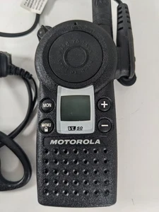 Motorola CLS1413 4 Channel UHF Two-Way Radio Walkie Talkie - Picture 1 of 2