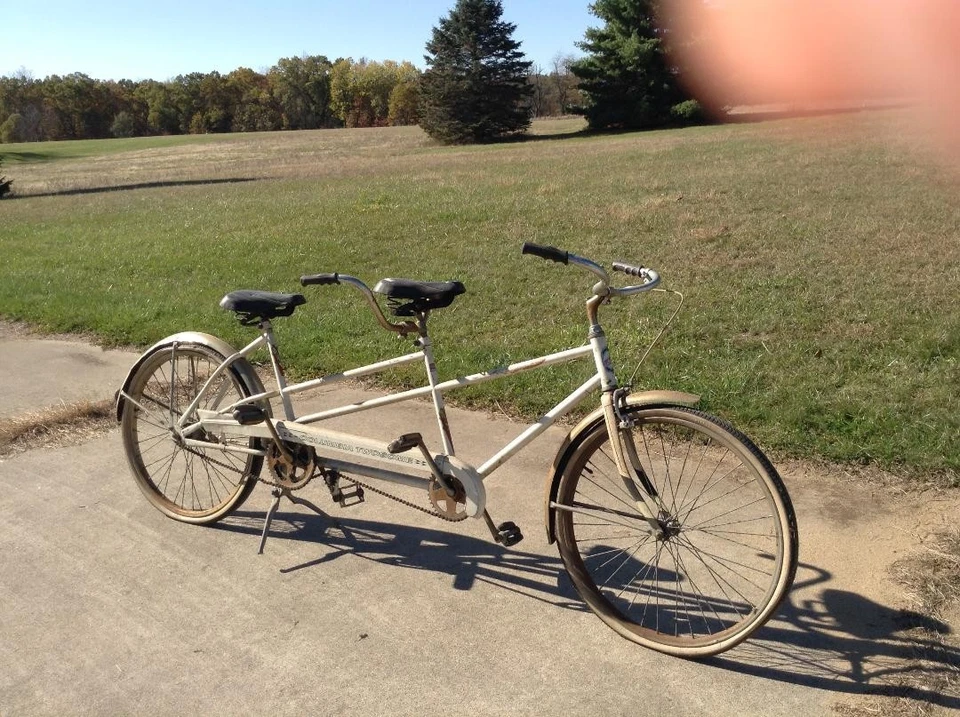 哥伦比亚两辆 TANDEM 自行车 1970 年代复古 — 第 1/1 张图片