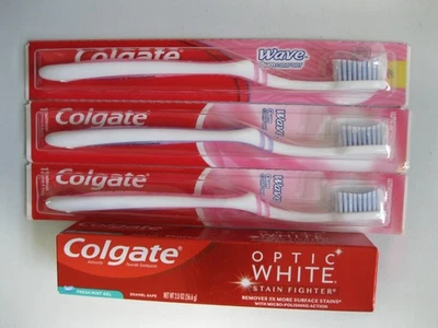 Paquete de 3 cepillos de dientes Colgate Wave Gum Comfort, adultos, ultra suaves más pasta de dientes Foto 1 de 4