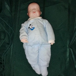 Ashton-Drake Galleries Baby Mickey Porzellan Puppe Disney Babys im Traumland -G - Bild 1 von 14
