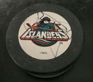 Hall Of Famer Denis Potvin Signed Islanders Hockey Puck Autograph - Picture 1 of 2