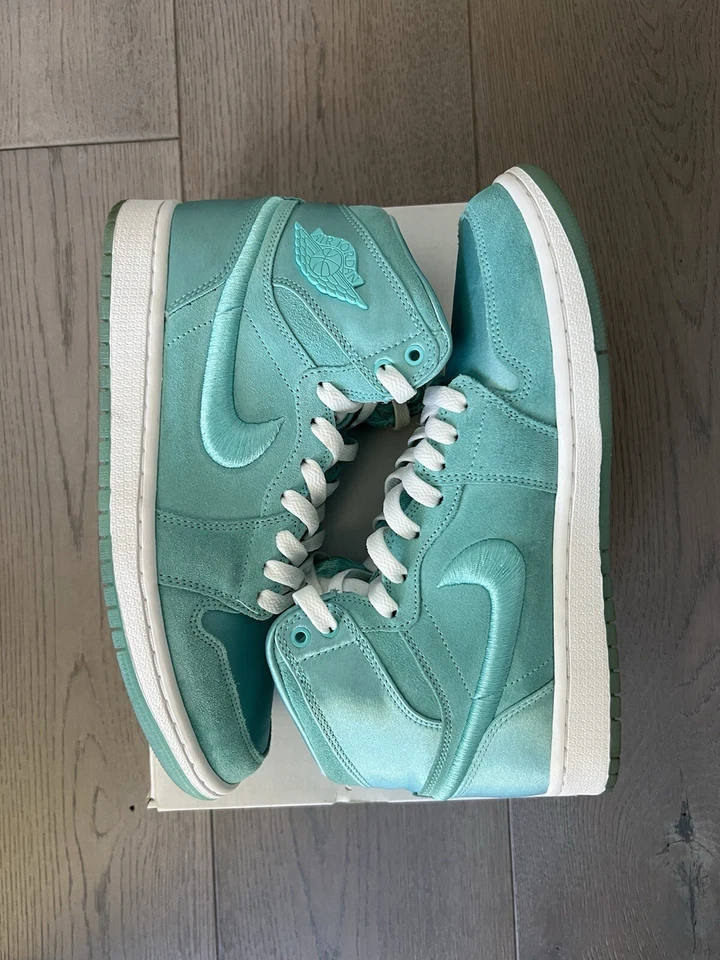 Talla 9.5 - Air Jordan 1 Retro Temporada Alta de Su Aqua W Foto 1 de 4
