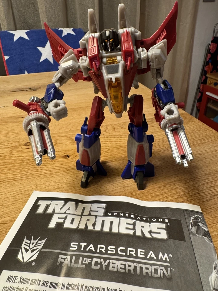 Transformers Fall of Cybertron STARSCREAM Deluxe Generations FOC - Immagine 1 di 4