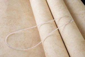 Delicata collana perle pietre preziose rotonde sfaccettate quarzo rosa 2-3 mm 18'' regalo donna - Foto 1 di 15