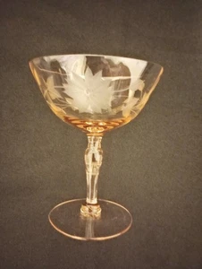 Lancaster Pink Jubilee 11 Blütenblätter 4,75" getäfelt Vertiefung Glas Stielglas selten - Bild 1 von 5