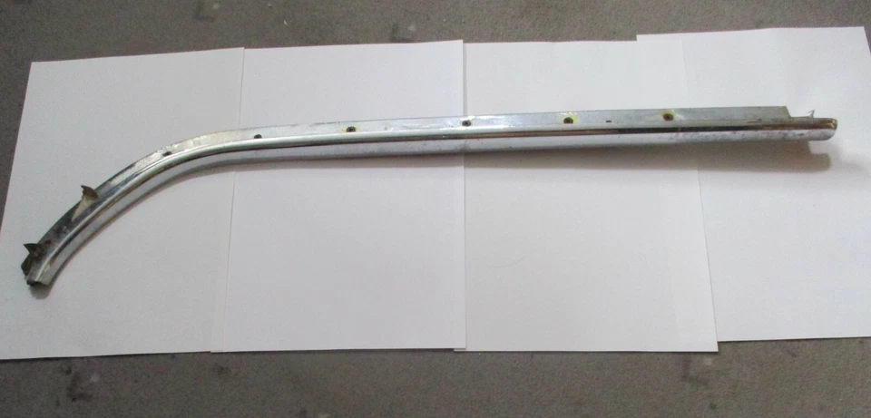 BMW 3200 CS Bertone V8 Chrome Trim Molding Left 25mm - Image 1 of 1