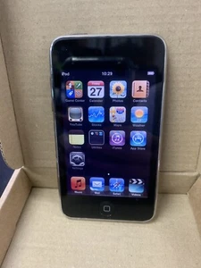 iPod Touch 2nd Generation 8GB MP3 Player - Picture 1 of 2