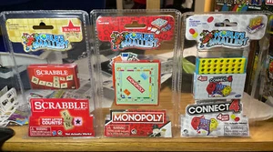 World's Smallest Mini Games Lot Of 3 - Monopoly, Scrabble, Connect 4 - Picture 1 of 4