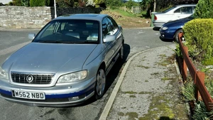 vauxhall omega elite 3ltre year 2000.very fast car if needed. - Picture 1 of 8