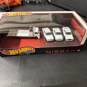 HOT WHEELS 2021 NISSAN SKYLINE GT-R PREMIUM COLLECTOR SET GARAGE DIORAMA - Picture 1 of 6