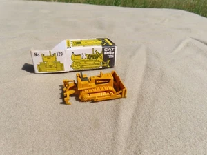 HO NZG Model CAT D4D CHAIN DOZER Model #120 - Picture 1 of 10