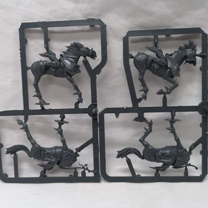 (4) Warhammer Dark Riders Doomfire Hexenmeister Teile und Stücke - Bild 1 von 5