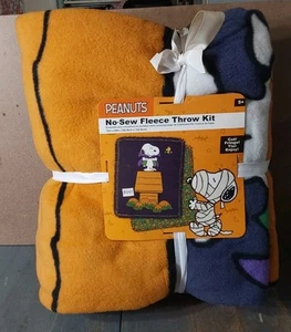 Peanuts Snoopy Woodstock Vampires Halloween No Sew Fleece Throw Kit 2018 72x60 - Picture 1 of 6