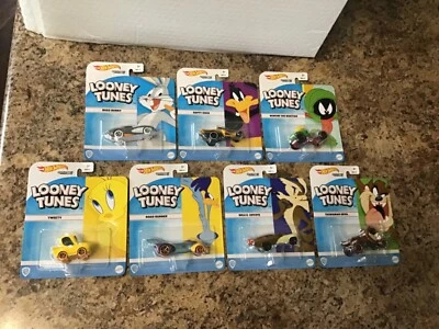 Coches de personajes Hot Wheels Looney Tunes: Juego completo de 7: “Nuevo” - 2020 Foto 1 de 4