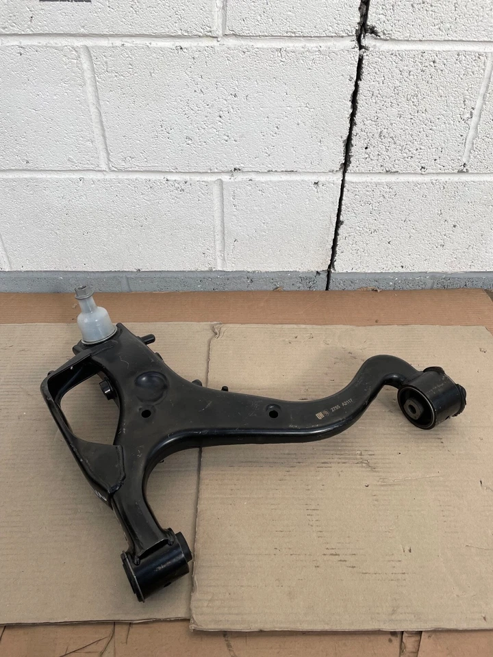 QH FRONT LEFT Suspension Arm fits LAND ROVER DISCOVERY III L319 04-09 RBJ501570 - Image 1 of 4