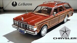 ####1/24 Motormax 1979 Chrysler LeBaron Town & Country Maroon and Wood colour AU