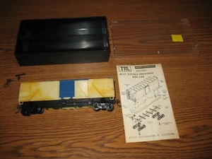 TRAIN MINIATURE 30 TON ARA SINGLE SHEATHED BOX CAR HO SCALE MODEL TRAIN USED - Picture 1 of 9