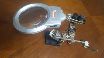 LED-Lupe für feine, präzise Arbeit, "dritte Hand" - Bild 1 von 4