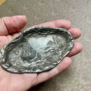4" Antik Silber Metall Klein Tablett Frankreich Logo Schiff im Hafen Schmuck Pin Schale - Bild 1 von 6