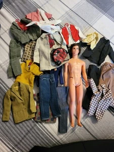 Vintage 60er Jahre Ken Puppe und Kleidung Konvolut, Blazer, Shirts, Strickjacke Trenchcoat - Bild 1 von 12