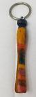 Regenbogenkleidung Pin Schlüsselanhänger Holz 1970er Jahre handgefertigt lang