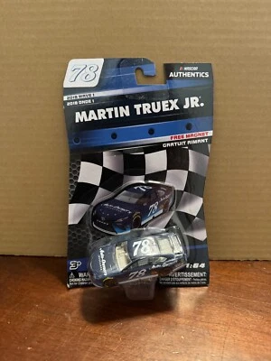 Martin Truex Jr 2018 seguro de propietarios de automóviles a escala 1:64 NASCAR Authentics Foto 1 de 2