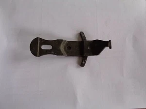 Verschluß Bügel Handschuhfach Deckel Mercedes W123  A1236890132  Neu - Bild 1 von 3