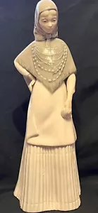 Vintage Miquel Requena Porzellan Porceval Figur Frau im Kleid Made in Spain - Bild 1 von 7