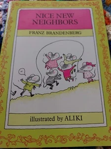 Nice New Neighbors By Franz Brandenberg Aliki 1977 Scholastic Paperback - Picture 1 of 5