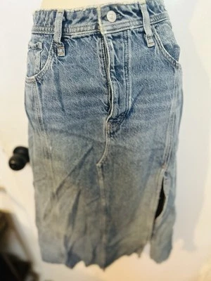 Falda lápiz Free People We The Free denim envejecida con botón de abertura mosca talla 29 Foto 1 de 4