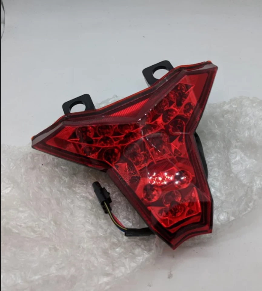 Luz trasera LED ahumada oscura integrada ZX10R/RR 16-20 71-2233S Foto 1 de 1