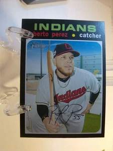 2020 Topps Heritage Baseballkarte #359 Roberto Perez (626) - Bild 1 von 2