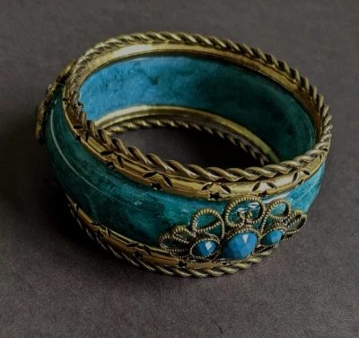 Juego de brazaletes aspecto turquesa y tono dorado (5 piezas) Foto 1 de 2
