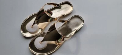 BCBGMAXAZRIA Women Sandals Foto 1 de 4