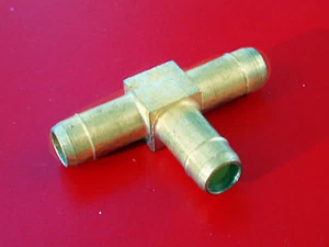 HUSQVARNA (NOS) Petcock T-Fitting CR 125 250 400 Monark - Imagen 1 de 1